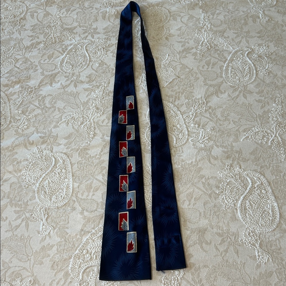 🦩Valbury Fabrics by Berkley Two-Sided Tie - Navy Blue w/Abstract Leaf Design
